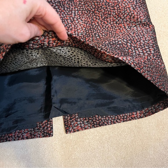 Lafayette 148 Metallic Animal Print Skirt Red Grey Silver Black Size 8 EUC - Picture 8 of 8